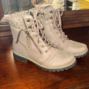 Women's Cliffs by White Mountain Taupe Lace-Up Ankle Boots